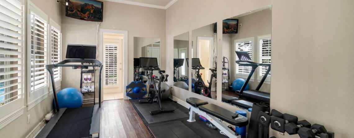 How to Train Heavy Safely When You Lift Alone at Home